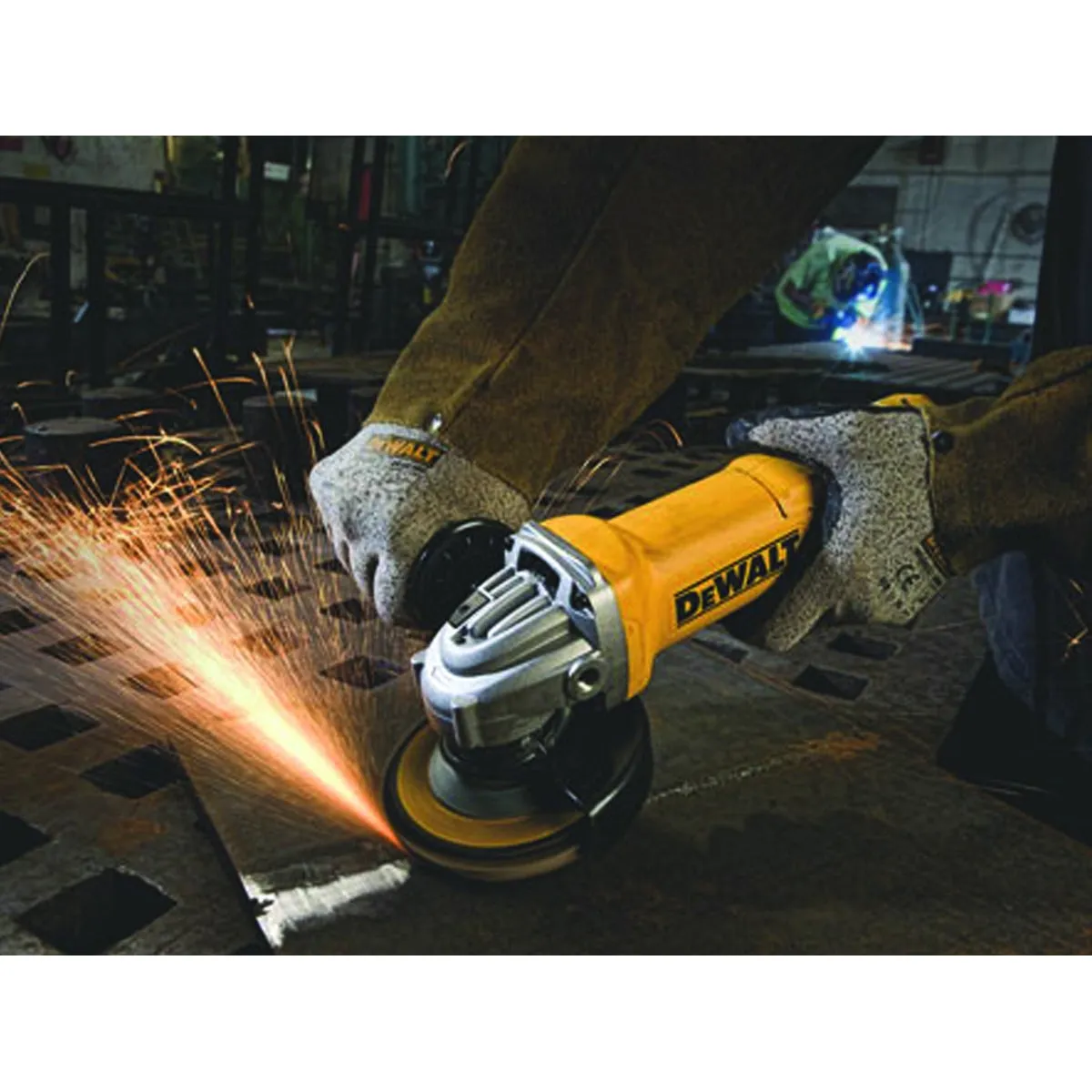 DeWALT DWE402 Corded 4.5" Small Angle Grinder