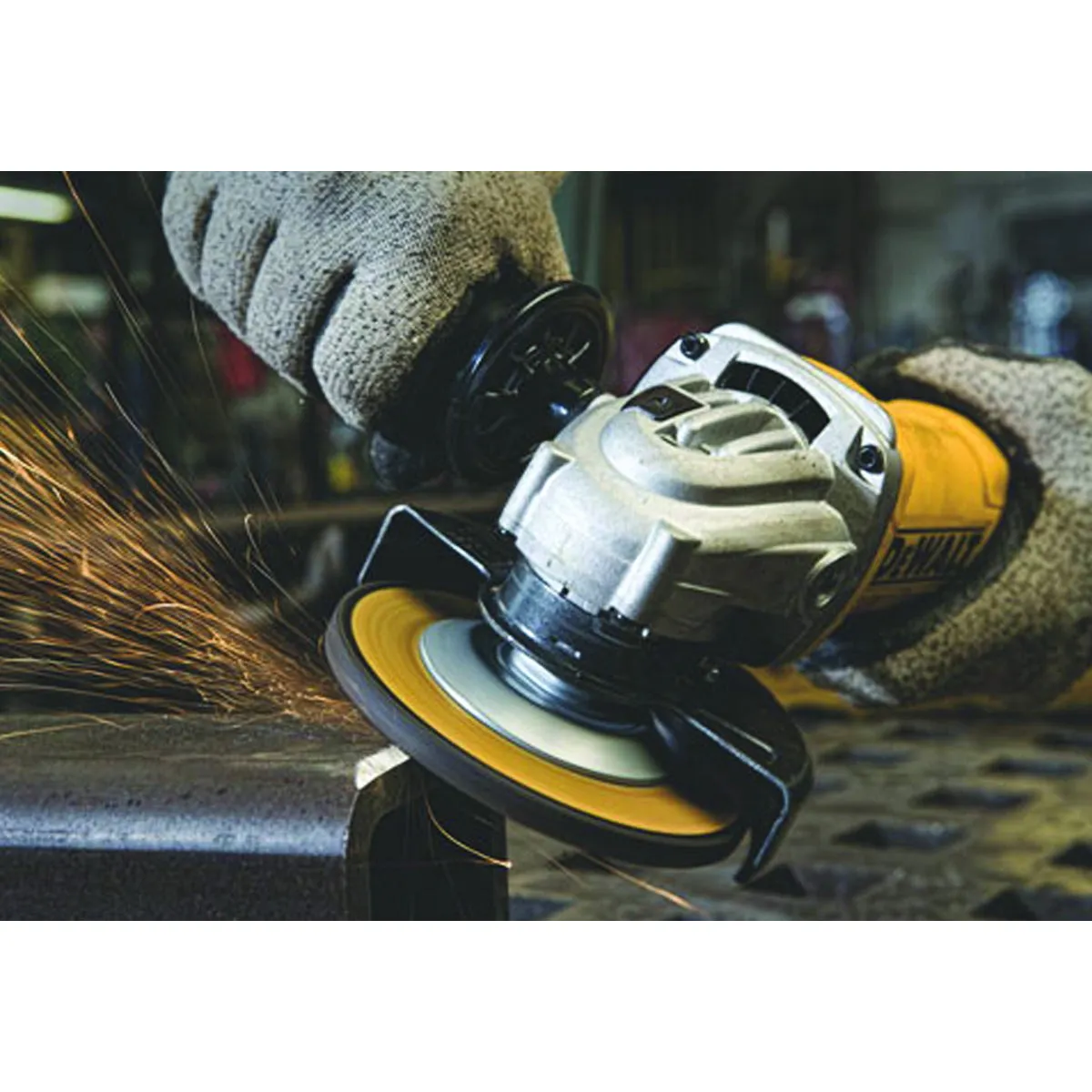 DeWALT DWE402 Corded 4.5" Small Angle Grinder