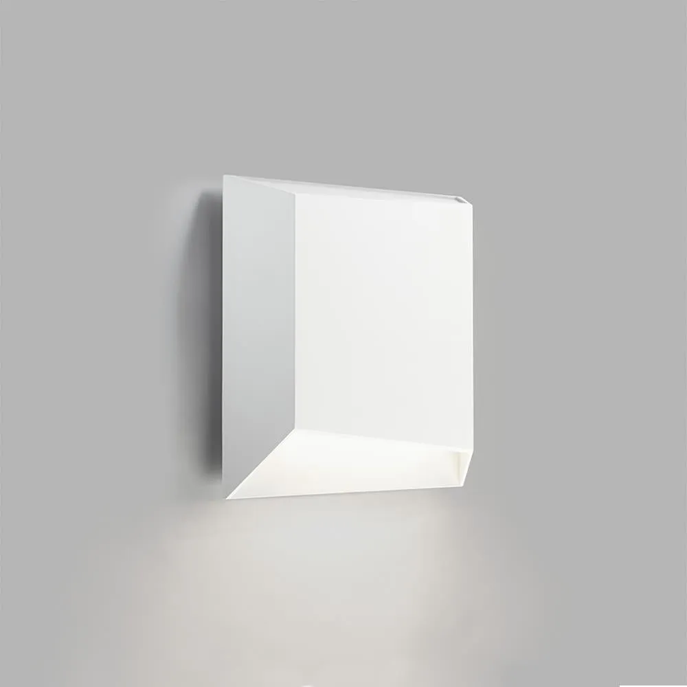 Facet outdoor wall light by Light-Point