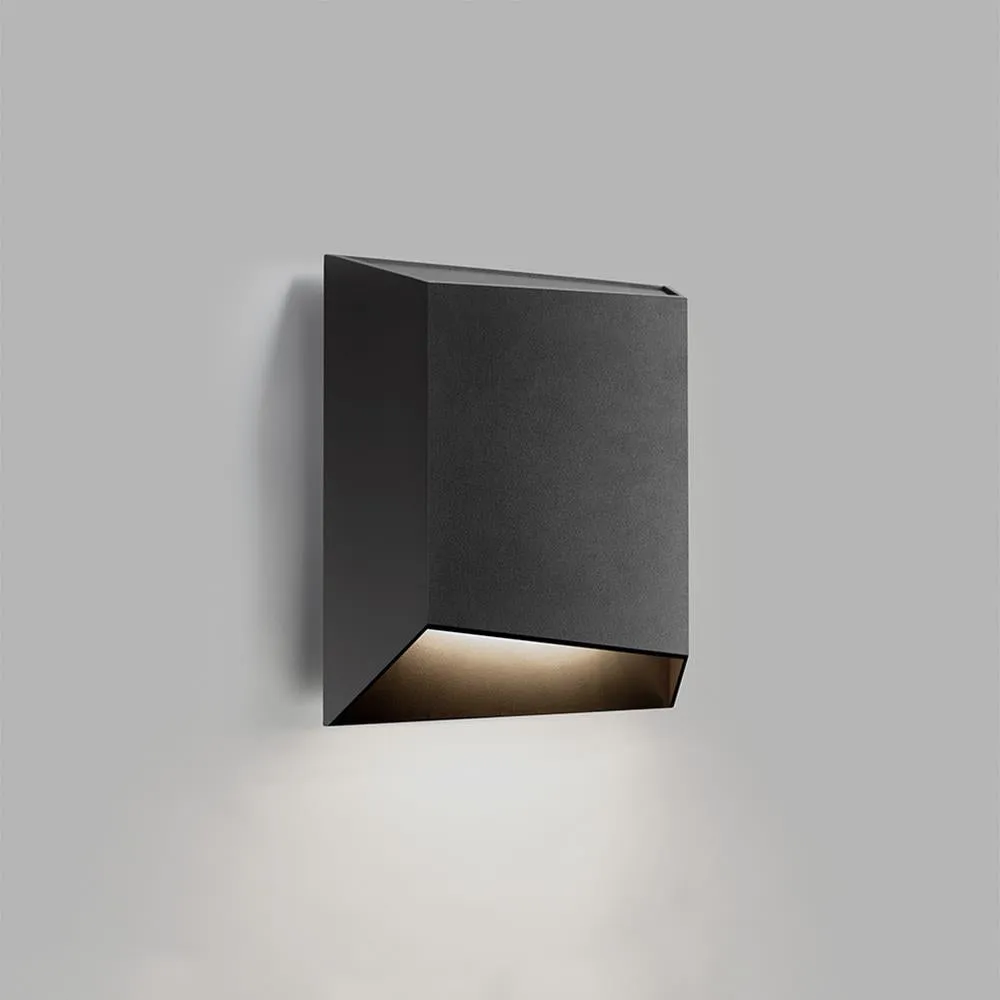 Facet outdoor wall light by Light-Point