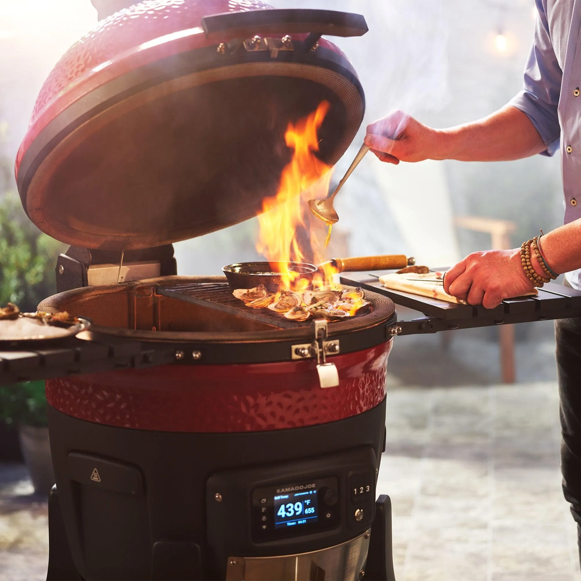 Konnected Joe BBQ with Discovery Pack from Kamado Joe