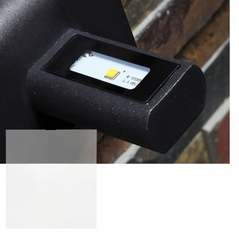 Luminara Outdoor Wall Lamp